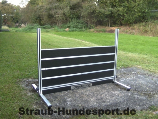 Obedience Hürde mit einer maximalen Sprunghöhe von 70cm